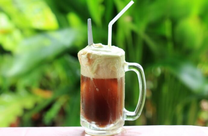National Root Beer Float Day: A Sweet Celebration! (August 6th)