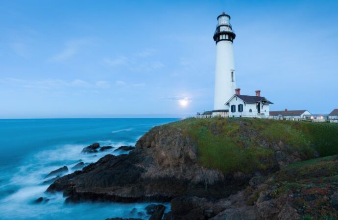 Celebrating National Lighthouse Day: A Beacon of History and Light! (August 7th)